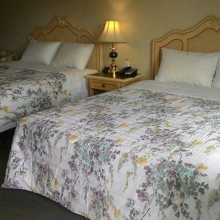 Clinton Round-Up Motel מראה חיצוני תמונה