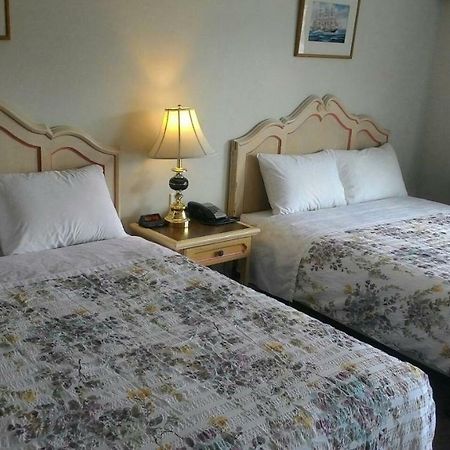 Clinton Round-Up Motel מראה חיצוני תמונה