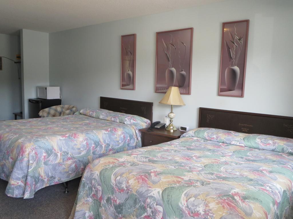 Clinton Round-Up Motel מראה חיצוני תמונה