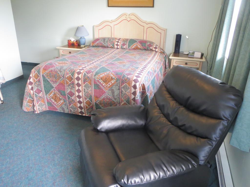 Clinton Round-Up Motel מראה חיצוני תמונה
